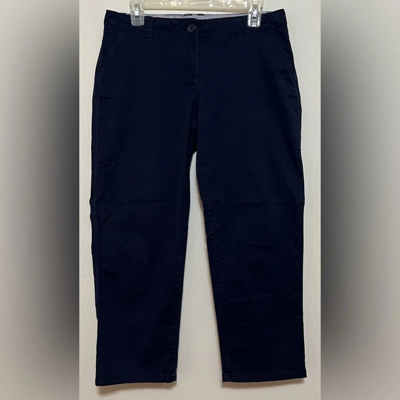 crown & ivy Denim - Crown and ivy navy Capri pants. Size 6